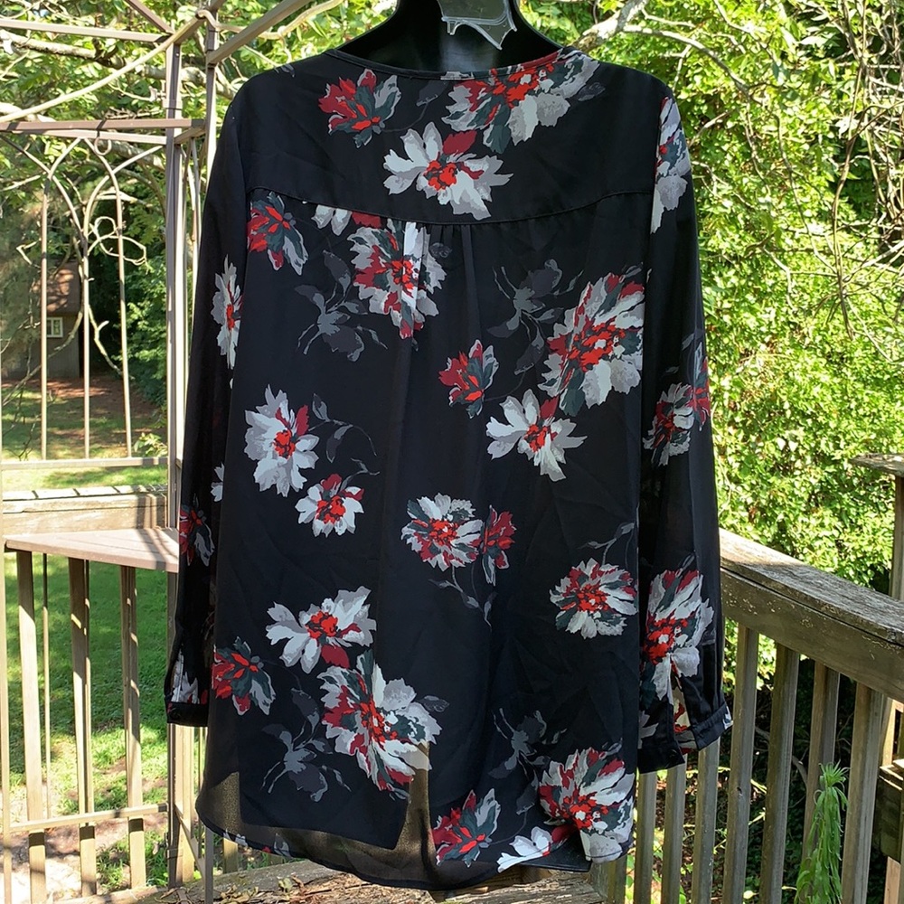 Chelsea and Theodore black & red L/S top sz L - Picture 2 of 6